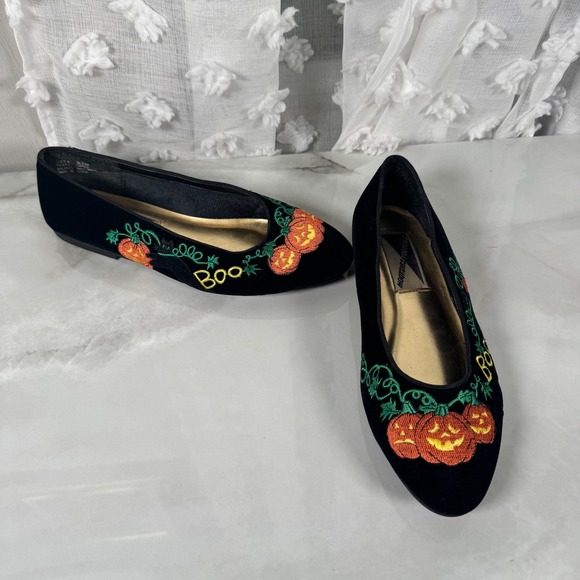 Mootsies Tootsies Shoes - Vintage Black Velvet Embroidered Halloween Flats Pumpkins Black Cats 8.5 M